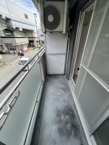 バルコニー　外からの目が気にならないバルコニーで洗濯物が干せます