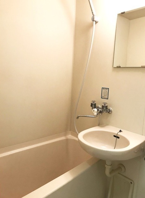 バス・シャワールーム　別部屋参考写真