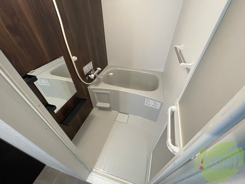 バス・シャワールーム　お風呂になります。一日の疲れを癒してくださいね。