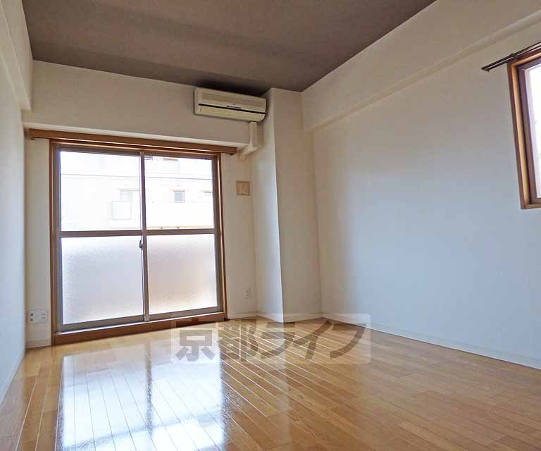 居室・リビング　綺麗な室内です。