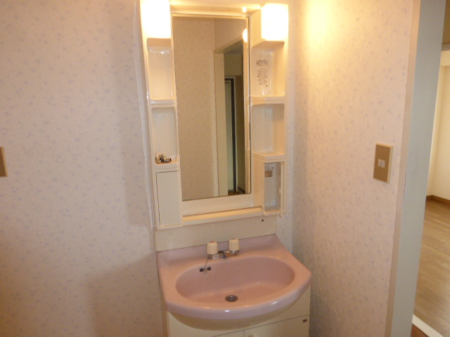 洗面設備　人気設備　独立洗面台、室内洗濯機置場