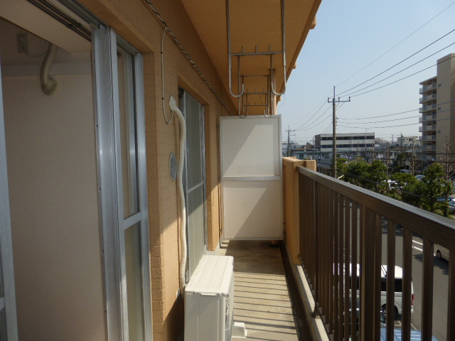 バルコニー　陽当たり良好　ワイド設計バルコニー