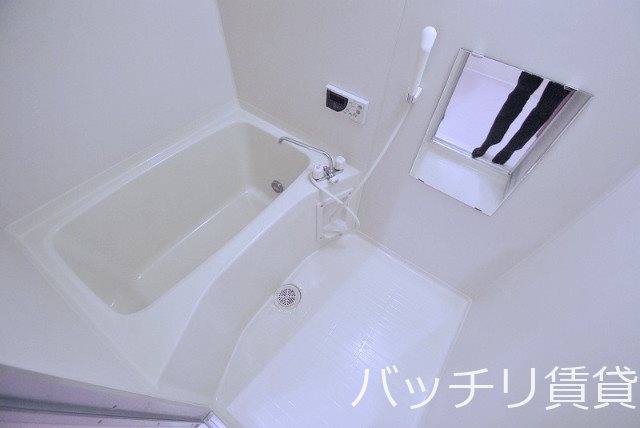 バス・シャワールーム　別号室写真の為現況を優先致します。