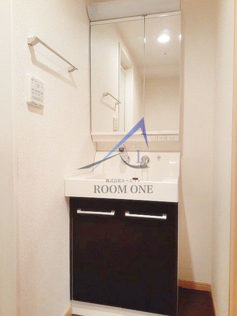 洗面設備　独立洗面台です。