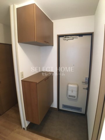 玄関　同型タイプゆったりとした玄関です