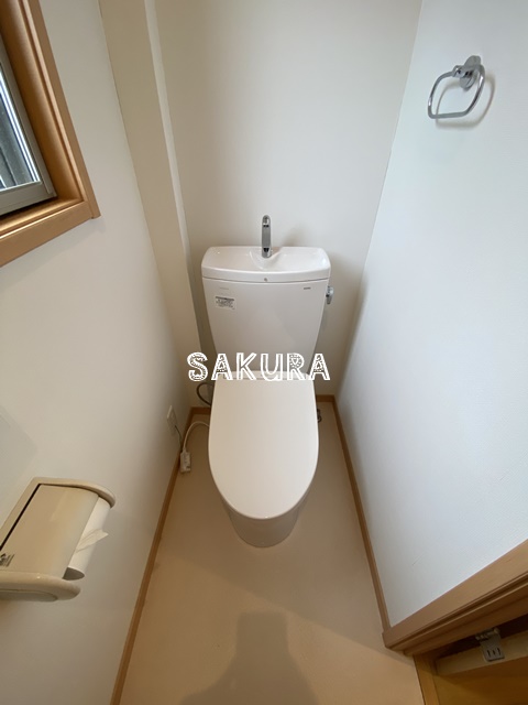 トイレ　落ち着いた色調のトイレです♪