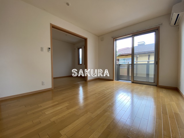 居室・リビング　使いやすい形の為、レイアウトを楽しめます♪