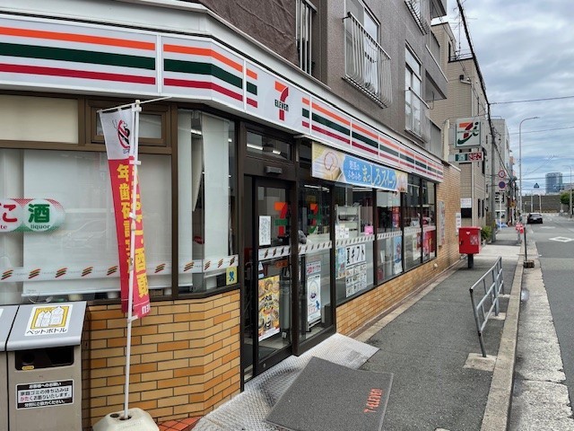 コンビニ　セブンイレブン（コンビニ）まで350m