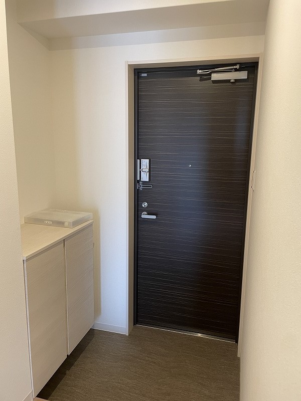 玄関　502号室参照