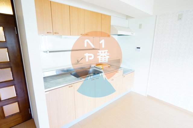 キッチン　キッチンはガスコンロ設置可能です　※参考写真です