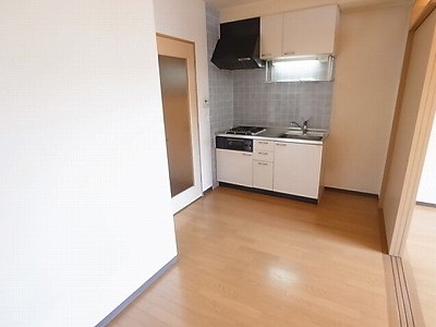 居室・リビング　同仕様反転物件写真