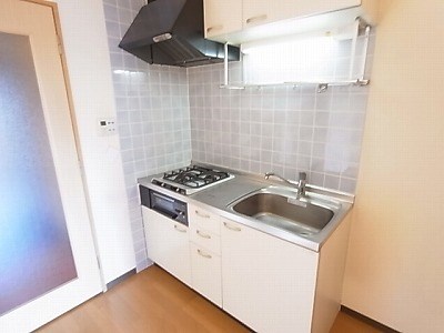 キッチン　同仕様反転物件写真