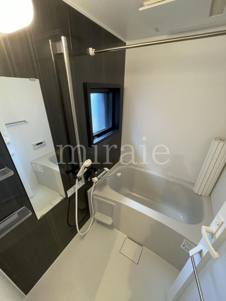 バス・シャワールーム　別部屋の参考画像です