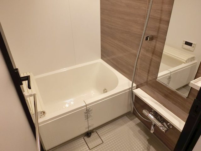 バス・シャワールーム　バスルーム