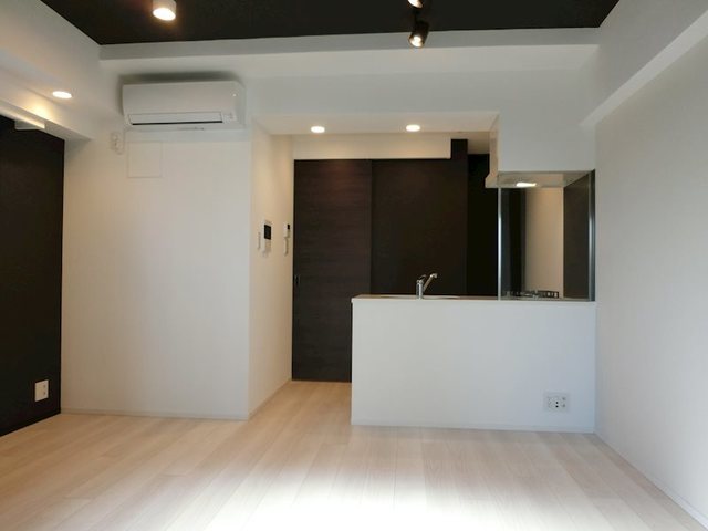 居室・リビング　室内