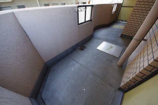 バルコニー　お洗濯にも便利なバルコニー付き