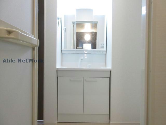 洗面設備　内装写真・パノラマは、別物件(同型・同類)のものです。