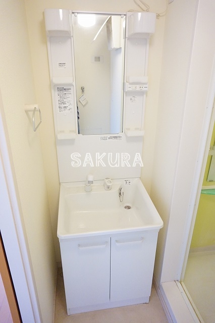 洗面設備　忙しい朝には欠かせない洗面所です♪