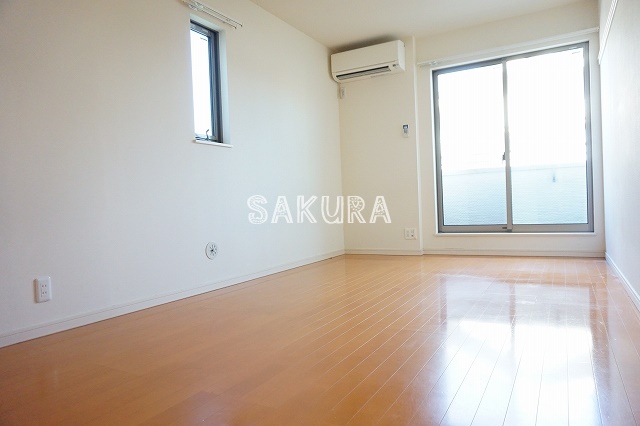 居室・リビング　使いやすい形の為、レイアウトを楽しめます♪