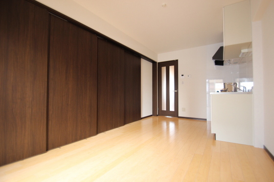 居室・リビング　※別部屋の写真です