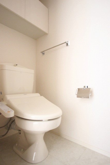 トイレ　同物件別号室の写真です。