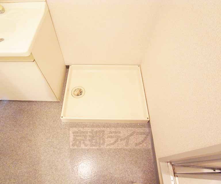 その他設備　洗濯機は洗面台の横です