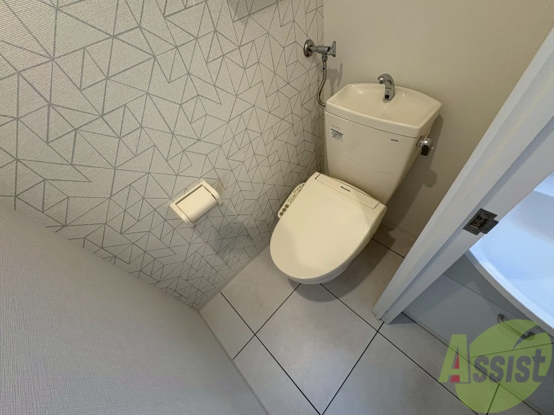 トイレ　ウォシュレット機能がついたトイレ。安心して使用できますね。