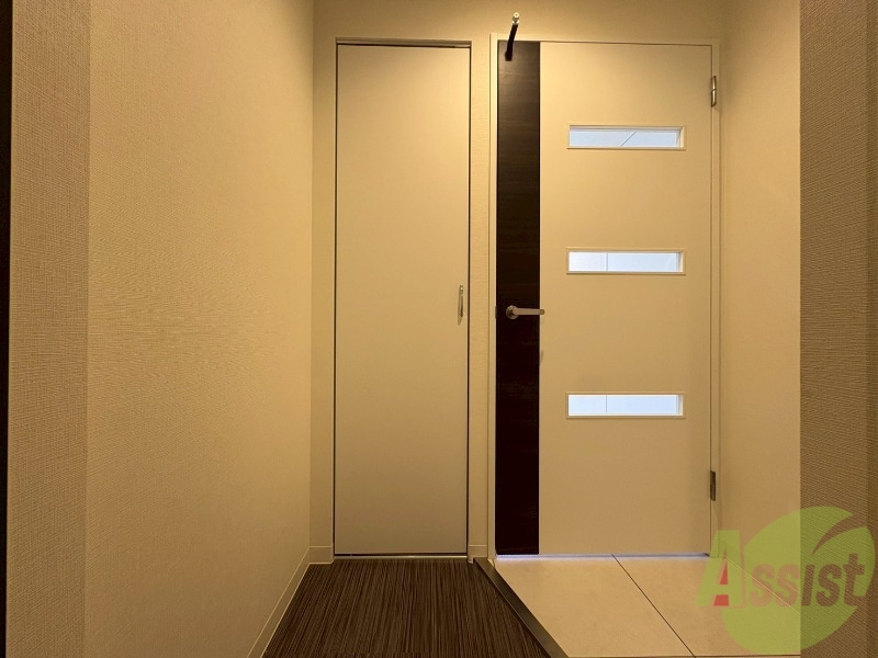 玄関　玄関の様子です。明るい印象ですね。気分もあがりそう。