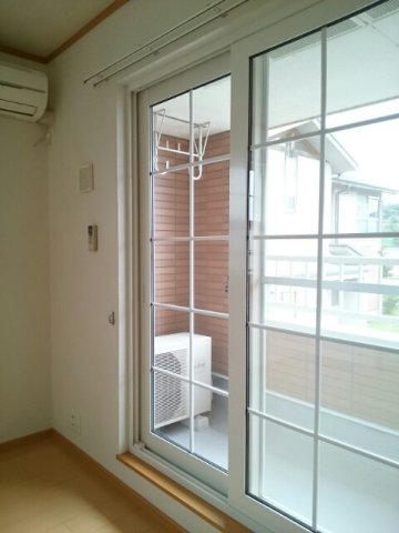 バルコニー　開放的で明るい空間を演出してくれるバルコニーです