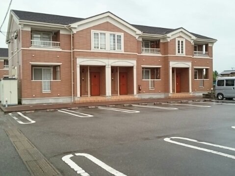 駐車場　駐車場があるので、車を買う予定の方も安心です