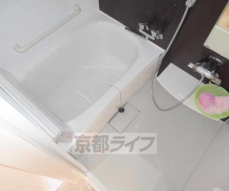 バス・シャワールーム　ゆったり出来ますね！