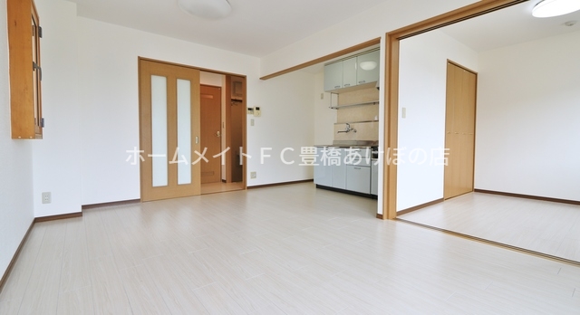 居室・リビング　同型別部屋写真