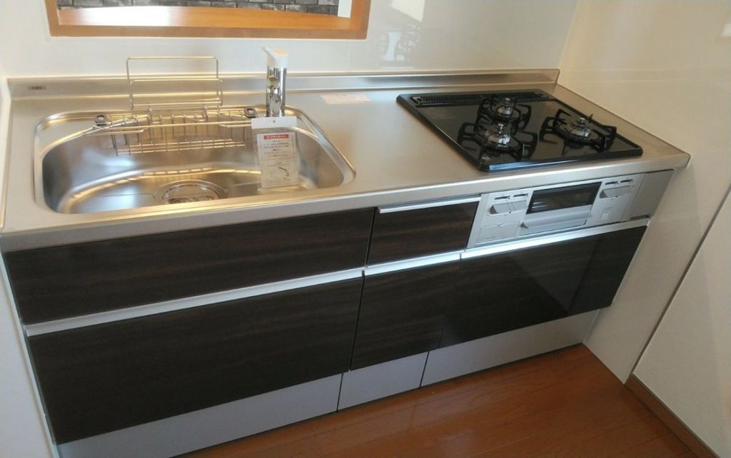 キッチン　※同建物　反転タイプ別室設備施工例　現況優先