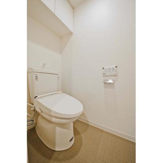 トイレ　※写真は同タイプ住戸です。