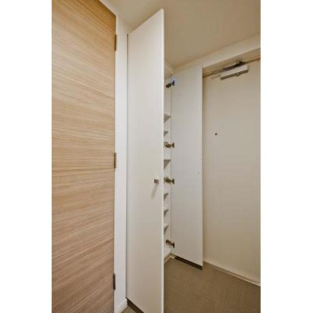 玄関　※写真は同タイプ住戸です。