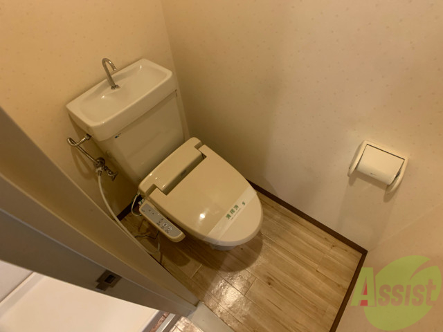 トイレ　ウォシュレットつきのトイレです。安心して使用できますね。