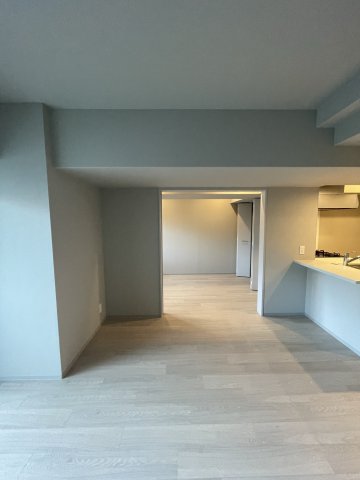居室・リビング　イメージとして同マンション他部屋を表示しています