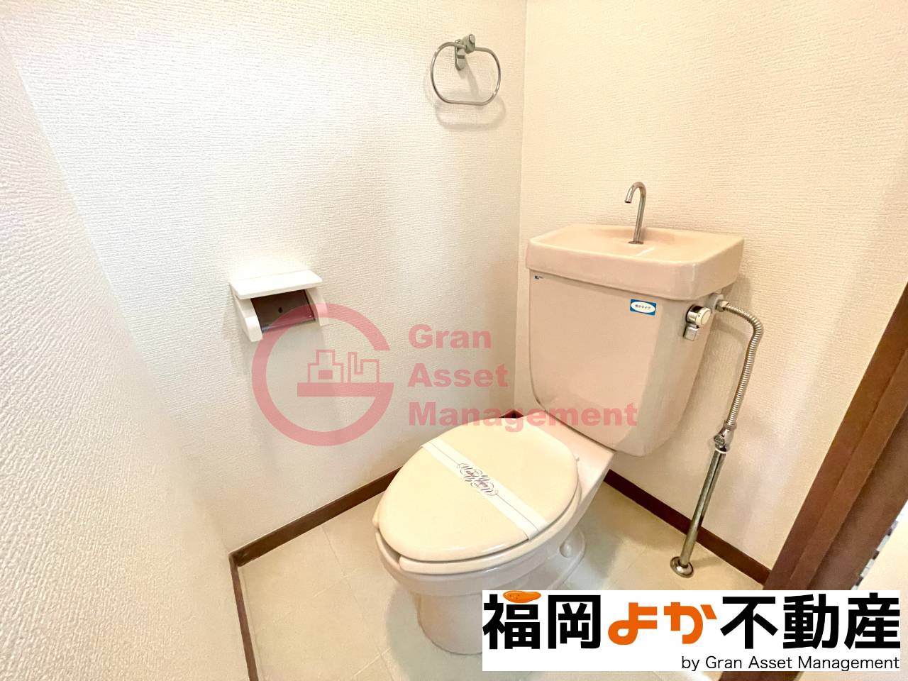 トイレ　清潔感のあるトイレです