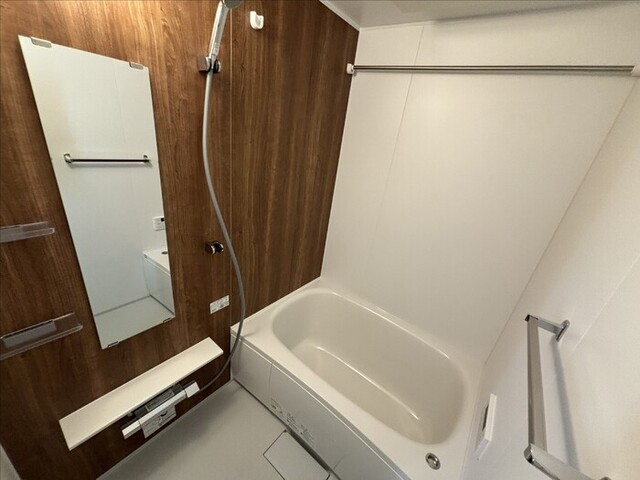 バス・シャワールーム　浴室換気乾燥機、追いだき付きユニットバス