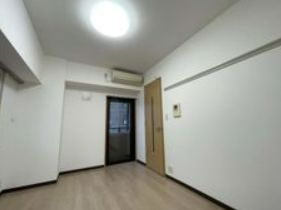 居室・リビング　※別部屋の参考写真です。
