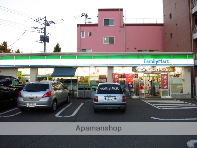コンビニ　ファミリーマート（コンビニ）まで240m