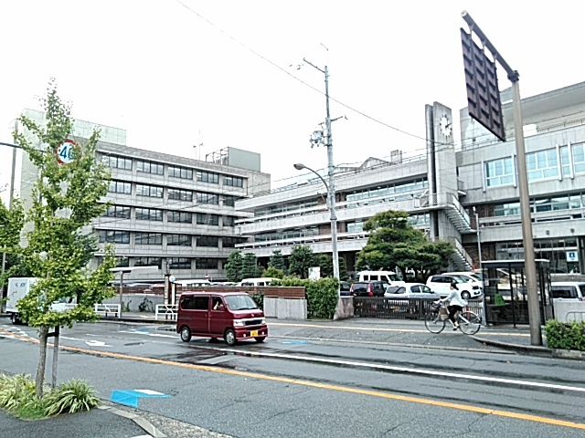 役所　箕面市役所（役所）まで618m