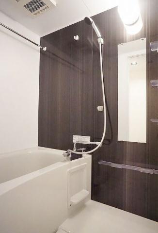 バス・シャワールーム　※別部屋の参考写真です。
