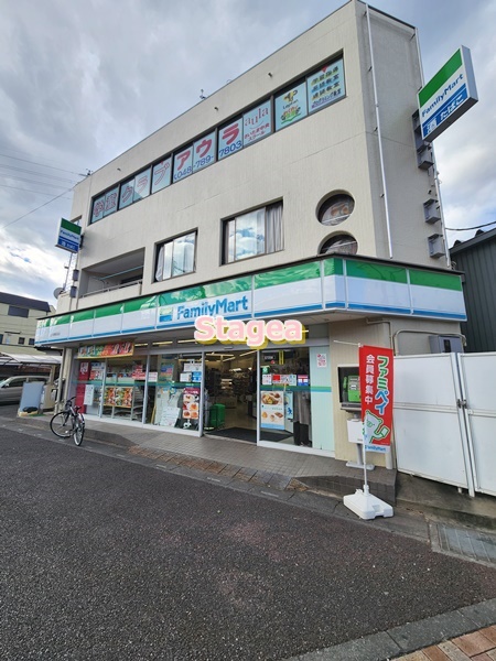 コンビニ　ファミリーマート 北与野駅前店（コンビニ）まで681m