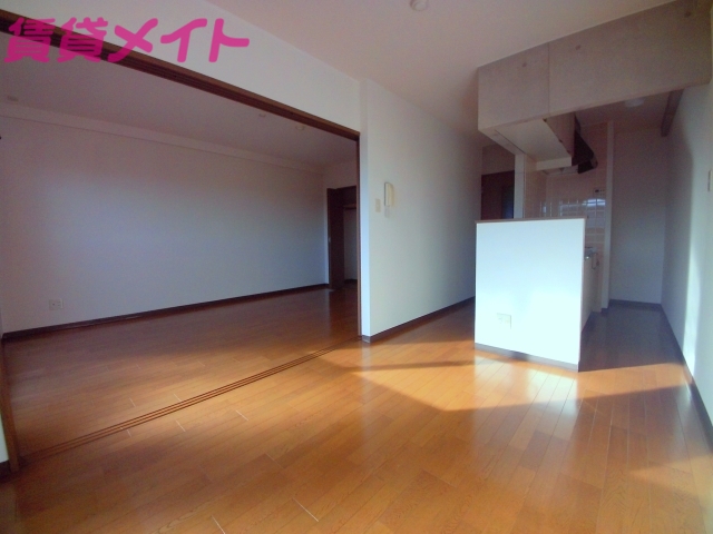 居室・リビング　同型参考写真
