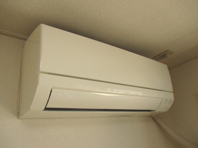 その他設備　エアコンは各階に1台ずつ完備☆