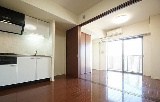 居室・リビング　写真は別部屋の写真になります。