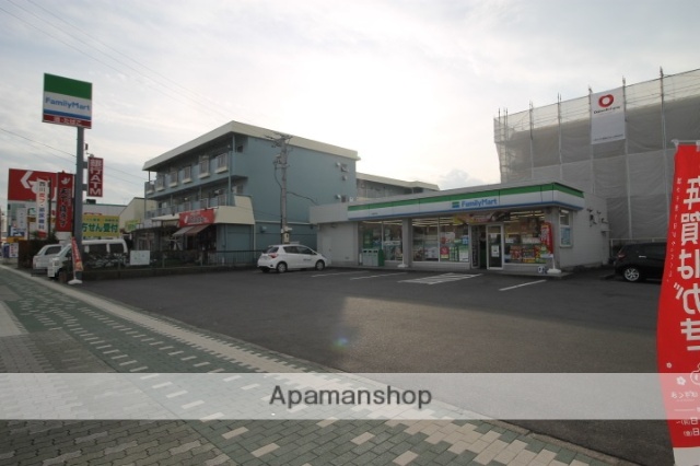 コンビニ　ファミリーマート（コンビニ）まで1024m