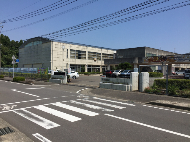 中学校　宮崎市立久峰中学校（中学校）まで897m