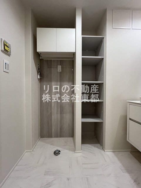 その他　洗濯機置き場は室内にあるので雨に濡れる心配はありません。